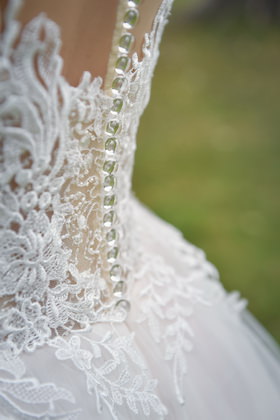 Fotografiert der Hochzeitsfotograf immer auch die Details vom Kleid? Der Hochzeitsfotograf! - 