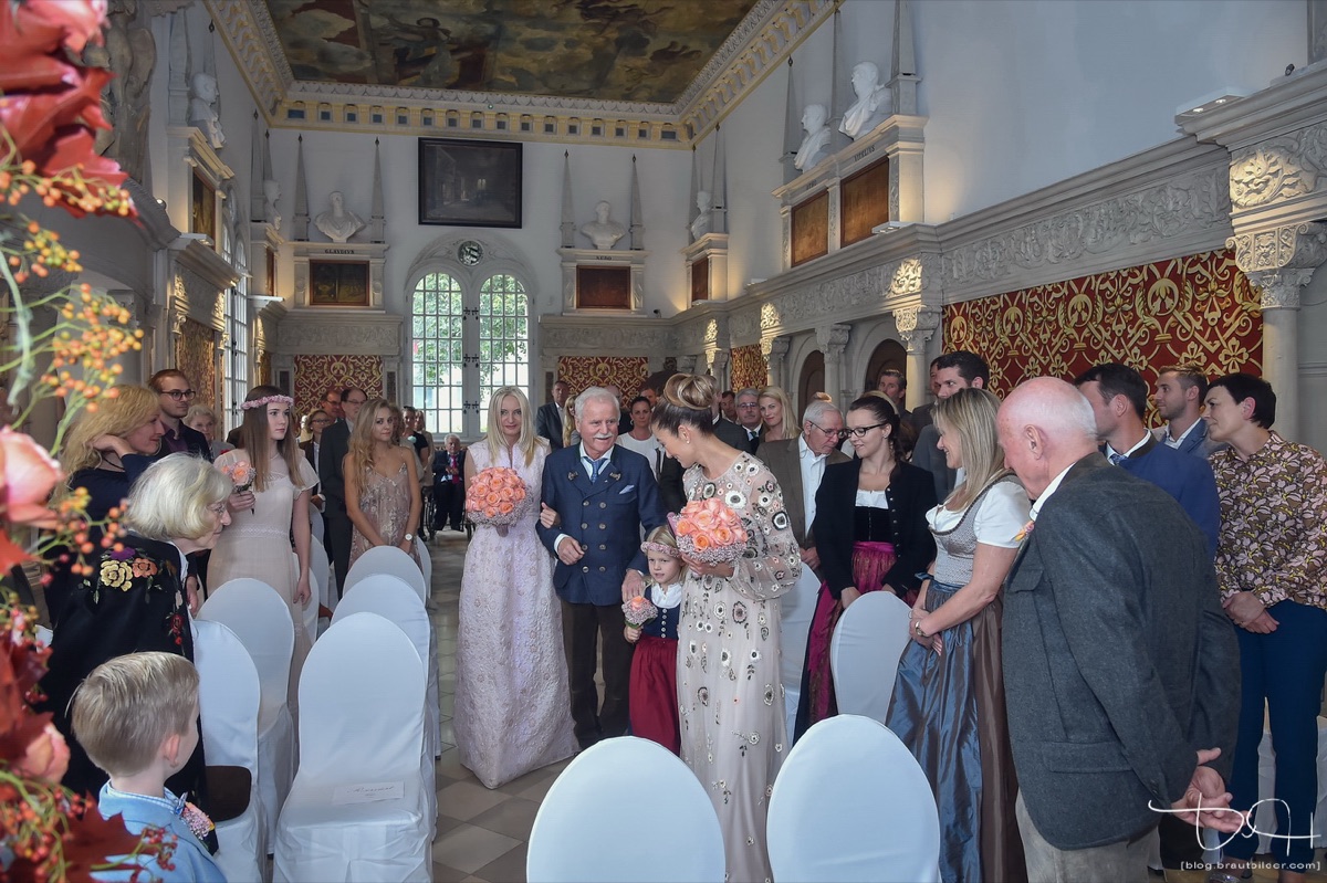 Hochzeitsfotograf Hirsvogelsaal - fröhliche Gäste Hochzeitsfotograf Hirsvogelsaal - fröhliche Gäste