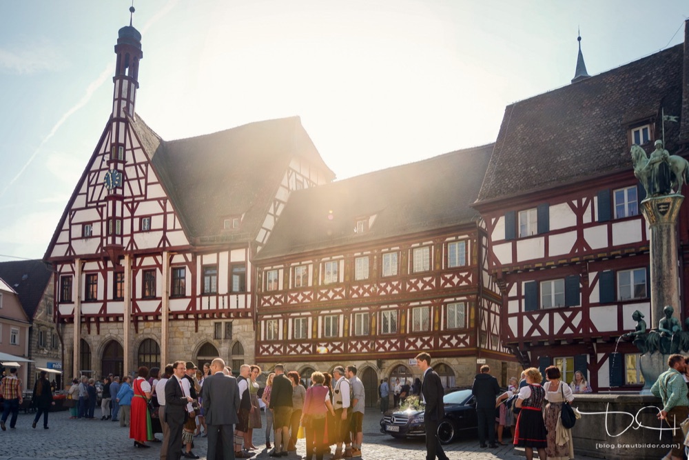 Hochzeitsfotograf Forchheim - das historische Rathaus als Standesamt