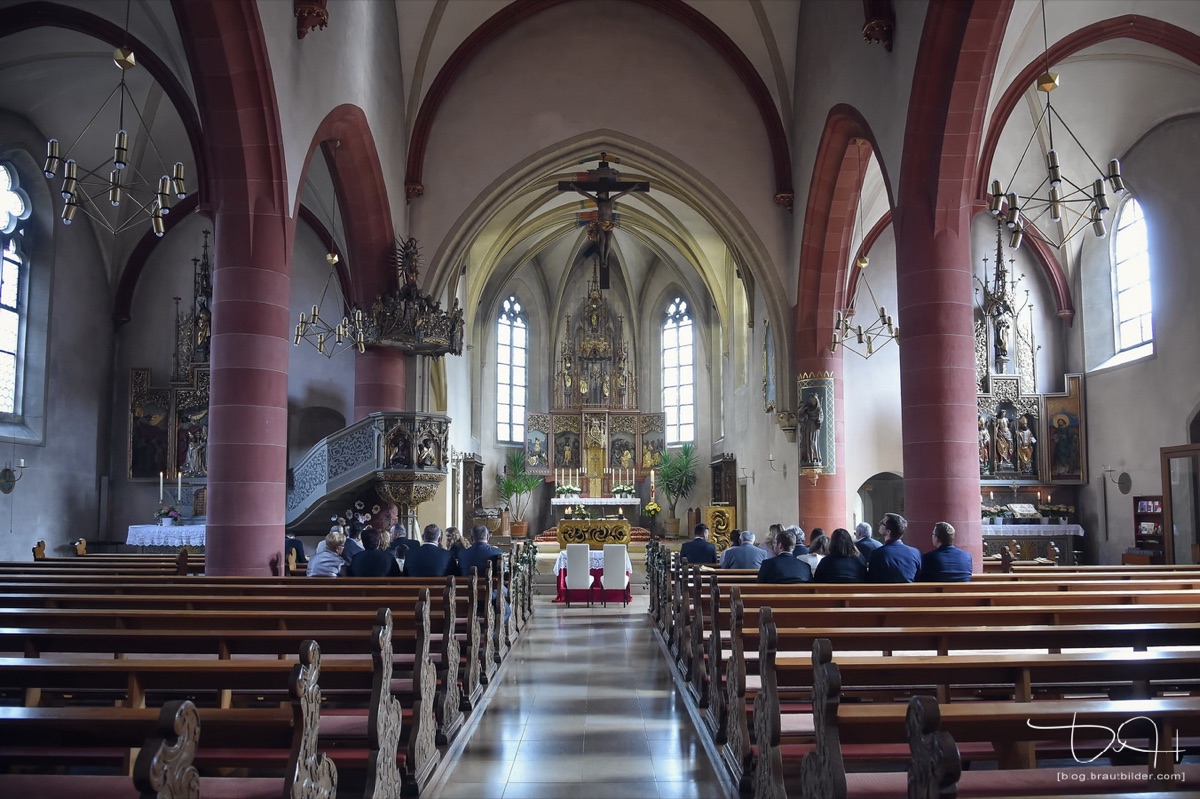 Kirchliche Trauung bei Würzburg - St. Maternus Güntersleben Kirchliche Trauung bei Würzburg - St. Maternus Güntersleben