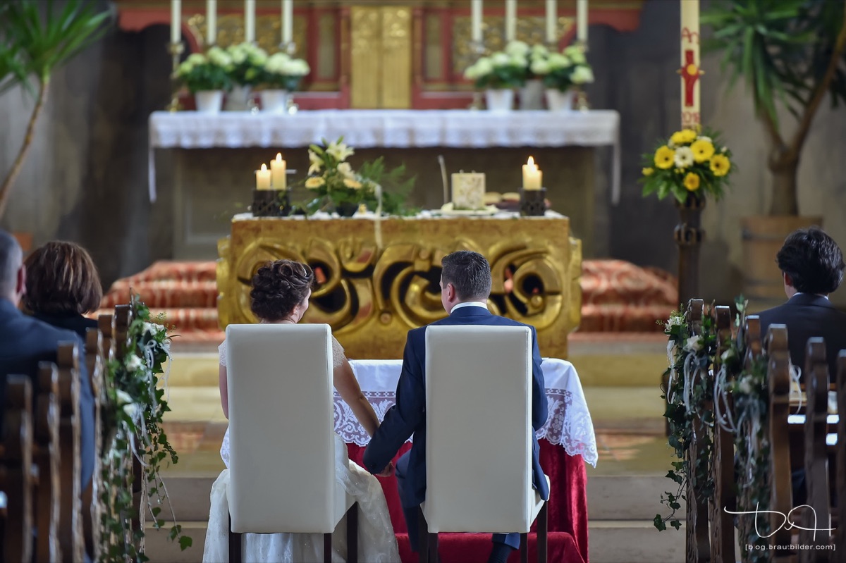 Hochzeitsfotograf Würzburg - Trauung am Altar Hochzeitsfotograf Würzburg - Trauung am Altar