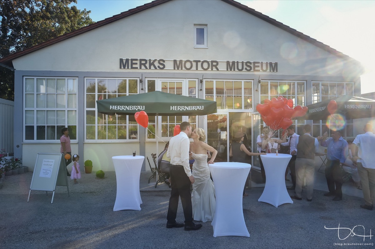 Merks Motor Museum - die Hochzeitslocation von außen Merks Motor Museum - die Hochzeitslocation von außen