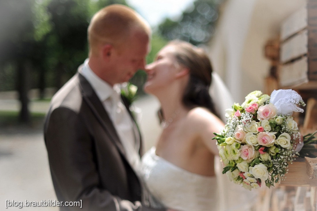 Hochzeit auf Schloss Seehof - Brautpaar im Park Hochzeit auf Schloss Seehof - Brautpaar im Park